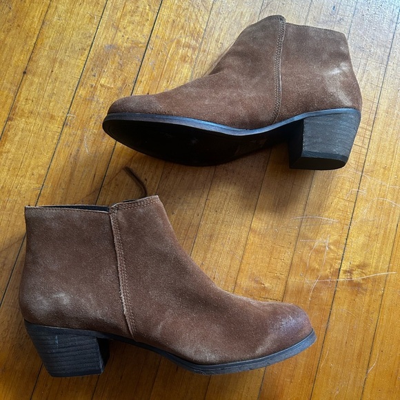 *Excellent Pre-Loved* Aldo Brown Suede Ankle Booties - Picture 3 of 6